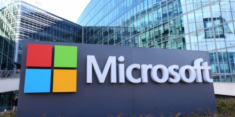 Microsoft prezanton sistemin e Inteligjencës Artificiale që “mposht” mjekët në diagnoza të ndërlikuara