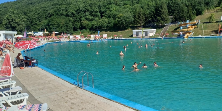 Në pikë të verës, mbyllet Pishina e Gërmisë