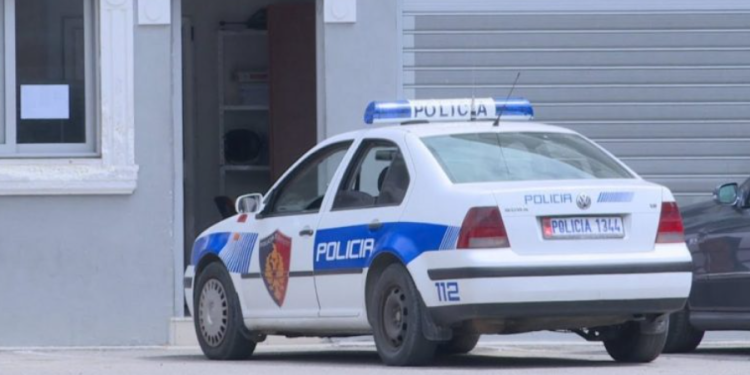 190 bimë narkotike në Çipllakë të Fierit, 41-vjeçari arrestohet për kultivim