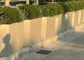 Rama rikujton bizneset në Vlorë për lirimin e trotuareve: Pronarët të heqin vetë barrikadat