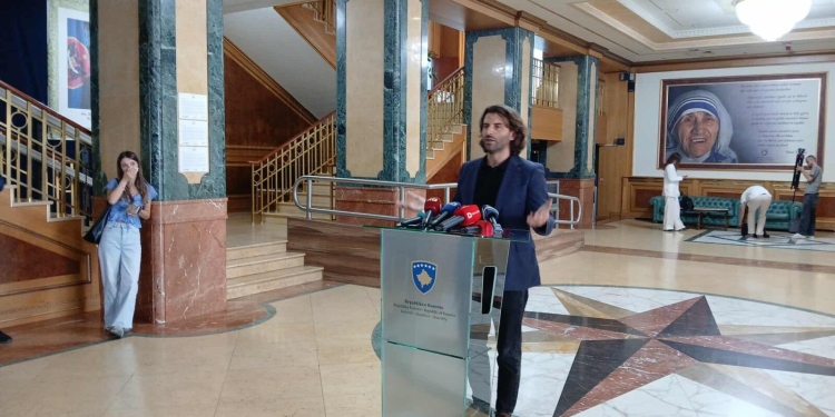 Kraki: Opozita po pengon rendin kushtetues