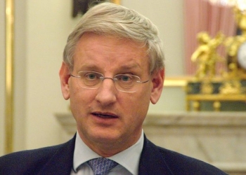 Bildt: Bllokada politike në Kosovë ka dëmtuar besueshmërinë e shtetit, kjo është keq për të gjithë