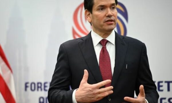 SHBA e “zhgënjyer” me Rusinë: Rubio takon Lavrovin, thotë se diskutuan për një “ide të re” ruse