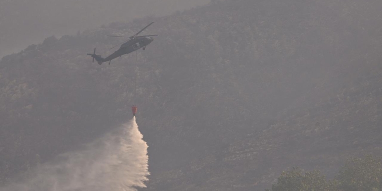 Zjarret përfshijnë Shqipërinë, 17 vatra ende aktive