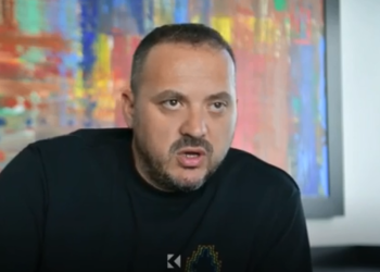 Kërquki paralajmëron: Sonte e publikojmë videon e plotë që s’u transmetua kurrë – Agoni u mbyt nga policët