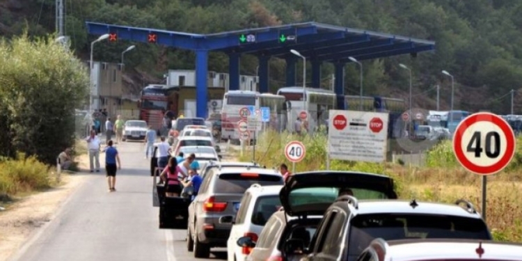 Pritjet deri në 1 orë e gjysmë për të hyrë në Kosovë, për të dalë 60 minuta