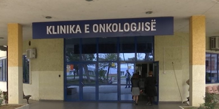 Onkologjia me mungesë barnash, pacientët me kancer po duhet t’i blejnë vetë ato