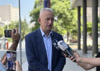 Qalaj: Veprimi i vendosjes së gjurit në pjesën afër qafës nuk praktikohet në policinë demokratike