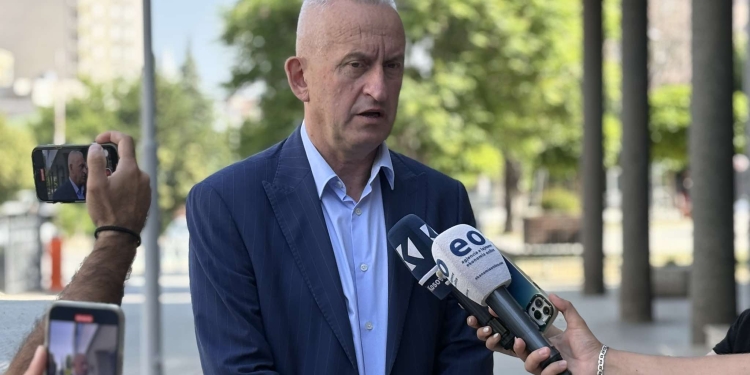 Qalaj: Veprimi i vendosjes së gjurit në pjesën afër qafës nuk praktikohet në policinë demokratike