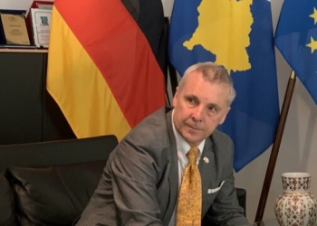 Ambasada gjermane i kërkon Kurtit të mos i ndërtojë urat mbi Ibër – e udhëzojnë të investojë në arsim dhe sigurime shëndetësore