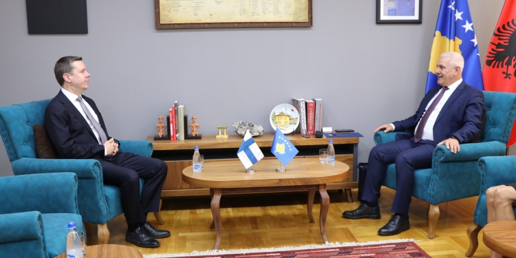 Sveçla priti në takim lamtumirës Ambasadorin e Finlandës, i shprehu mirënjohje për bashkëpunim