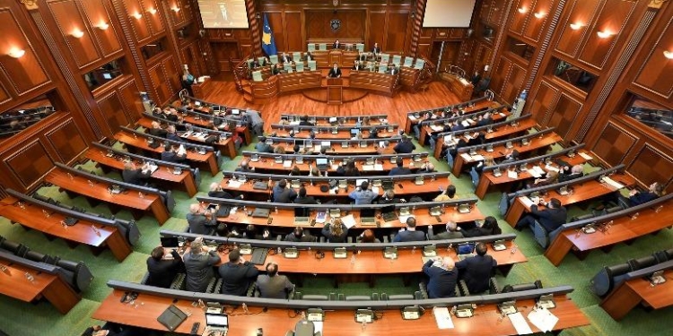 Sala Jashari reagon pas gjuhës së Avni Deharit ndaj saj