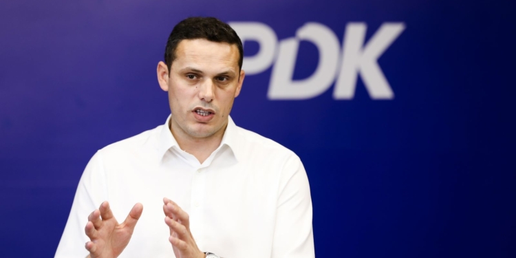 Përparim Gruda numëron pesë arsye dhe tri fakte pse të protestohet sot kundër Gjykatës Speciale