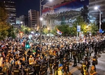“Vuçiq po e zhyt vendin në luftë civile”, mediat gjermane shkruajnë mbi përshkallëzimin e gjendjes në Serbi