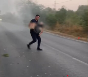 Nderohet polici që ndihmoi të plagosurit në aksidentin e rëndë në rrugën Levan-Fier