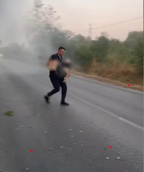 Nderohet polici që ndihmoi të plagosurit në aksidentin e rëndë në rrugën Levan-Fier