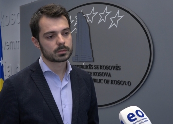 Fotografia e Kurtit me Mefail Shkodrën, zëdhënësi Kryeziu i reagon Abelard Tahirit