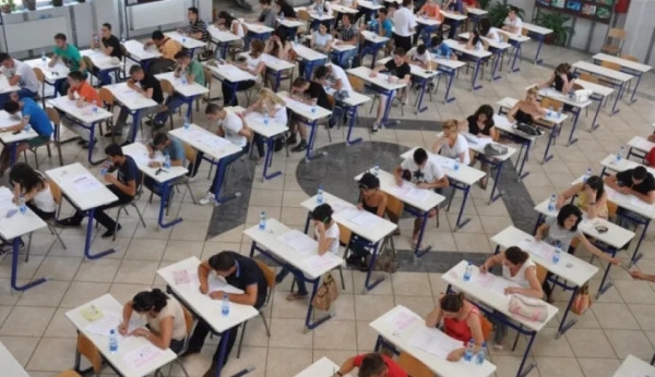 Provimi i Maturës, kandidatët mund të aplikojnë përmes e-Kosova për afatin e dytë