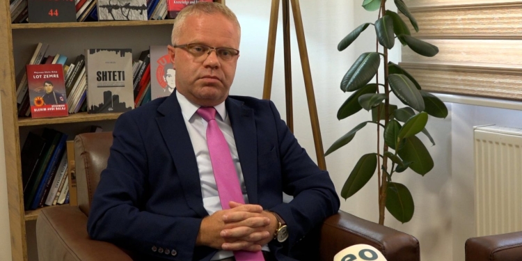 Avokati Bajraktari: Prokuroria në Hagë s’arriti të argumentojë pikën kyçe “Ndërmarrje e përbashkët kriminale”