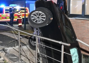 Po ikte nga policia, Audia përfundon në shkallët e bodrumit