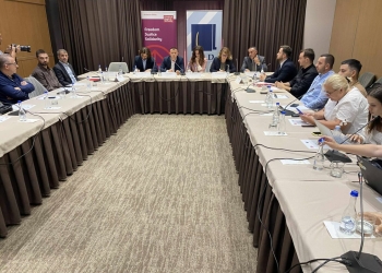 Diskutim për ngërçin – Pushteti flet për kompromis, opozita e quan vetëgrushtshtet të Vetëvendosjes
