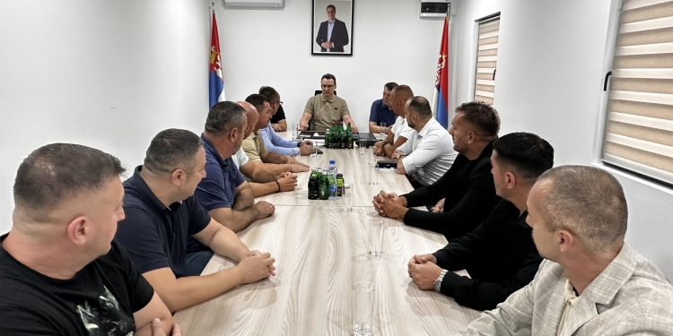 Pas vendimit të KQZ-së, drejtuesit e Listës Serbe takohen me Petkoviqin në Rashkë