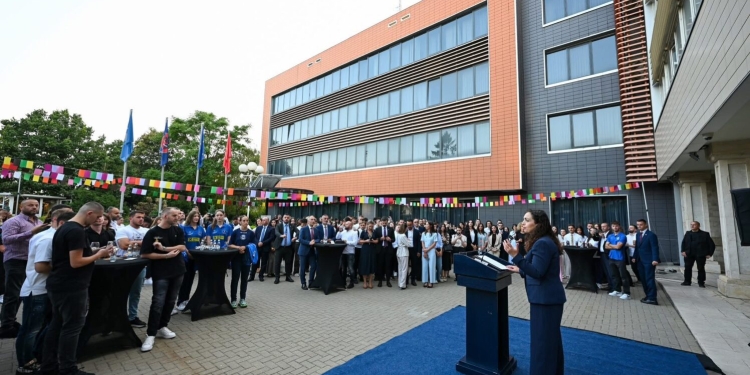 Presidentja Osmani: Gjithmonë në mbështetje të rinisë sonë, të ardhmes së vendit tonë