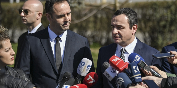 Konjufca: Albin Kurti dhe Liburn Aliu e themeluan VV-në, ishin shokë të burgut