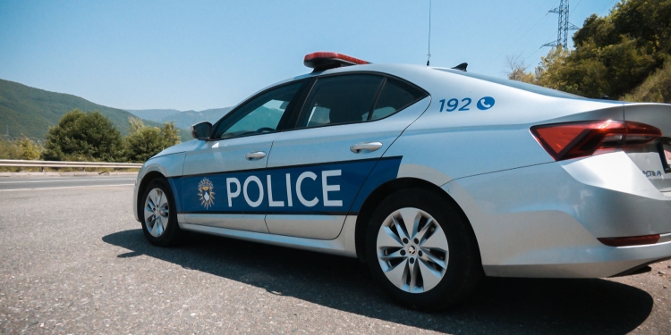 Policia me aksion në Prizren: Identifikohen pesë persona që kërkonin lëmoshë
