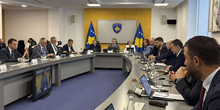 Kosova heq tarifën 10 për qind ndaj produkteve amerikane, Kurti: Hyjnë në Kosovë me zero tarifë doganore