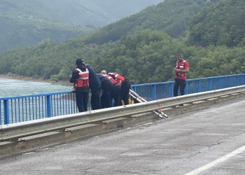 Mbytja e të riut në Ujman, KFOR-i: Autorizuam 10 persona të kërkim-shpëtimit të FSK-së për ta kërkuar