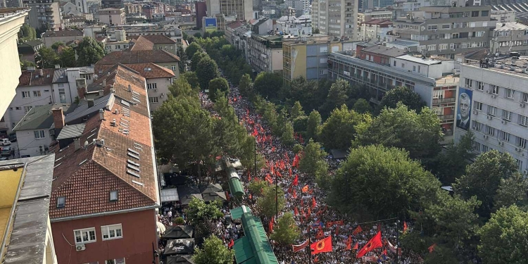 Pamje nga droni të protestës në përkrahje të ish-krerëve të UÇK-së