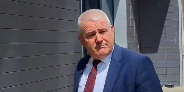 Sveçla: Ne po zbatojmë të gjitha rregullat dhe ligjet, opozita le të përgjigjet vetë