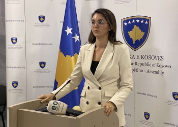 Deputetja e VV-së, zyrtares amerikane: I keni vizituar gjyqtarët një ditë para se të vetëposhtërohen