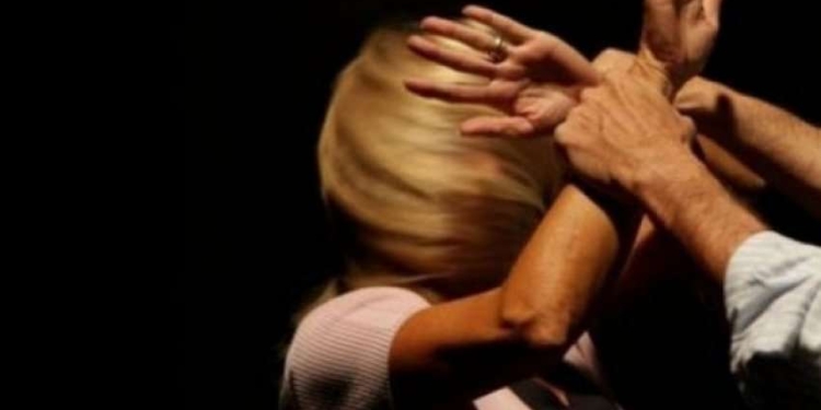 “Kafsha më ra, nëse lirohet jam e vdekur”, vajza nga Vushtrria rrëfen tmerrin që thotë se e përjetoi nga babai