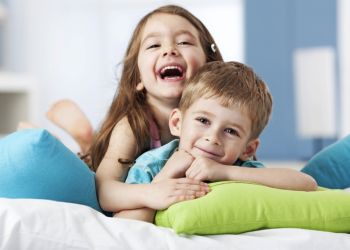 Fëmijët duhet të edukohen me lumturi, jo me përsosmëri