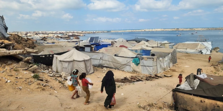 “Hamë vetëm bukë e kripë”, rrëfimet e dhimbshme të qytetarëve në Gaza, një kilogram domate kushton 30 dollarë