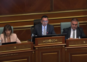 Kuvendi nuk e zgjedh nënkryetarin serb, Basha e shpall të mbyllur seancën konstituive