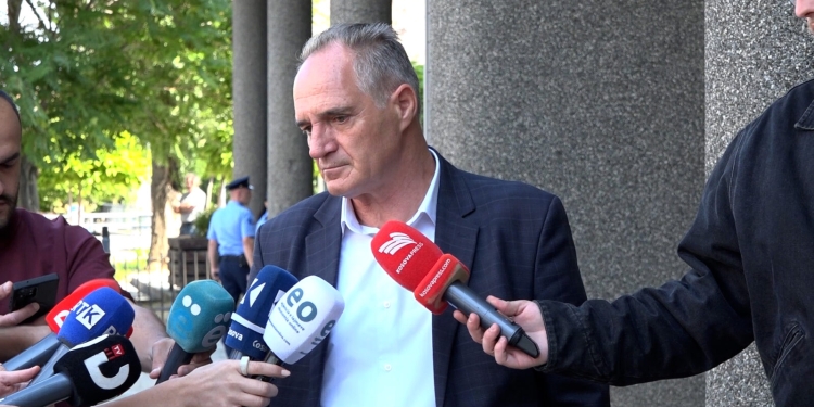 Hasani: VV po propozon kandidatë anti-UÇK, Kurti po e mat lëkurën e secilit deputet