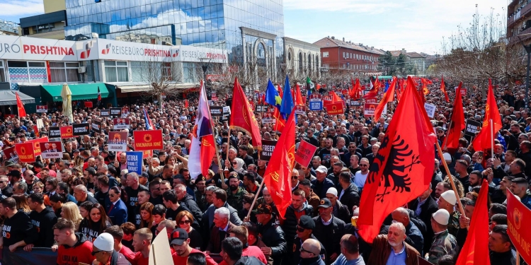 Krasniqi: Nesër, në ora 17:00, të gjithë në shesh; me çlirimtarët