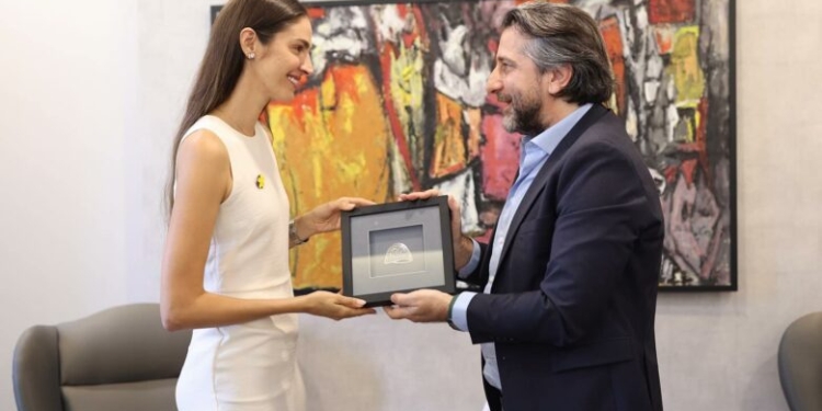Rama organizon pritje për filantropen dhe humanitaren Emina Çunmulaj