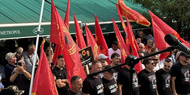 OVL-UÇK falënderon qytetarët për protestën masive kundër Speciales: Jemi pa fjalë