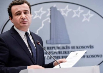 Në prag të zgjedhjeve lokale, Kurti ndan rreth 300 mijë euro për dy komunat që udhëheq partia e tij