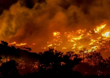 Zjarret në Shqipëri: 19 vatra në territor, 3 ende aktive