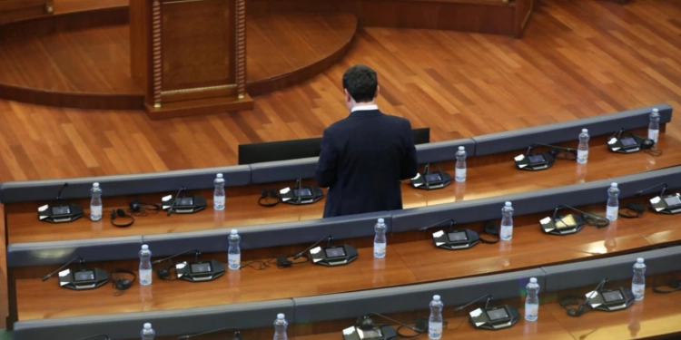VV për pezullimin e Kuvendit: Vendim i njëanshëm i Gjykatës Kushtetuese