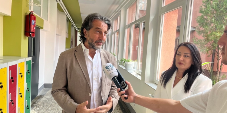 “Zenel Hajdini” hap dyert pas renovimit, Rama: Të gjitha shkollat drejt mësimit tërëditor