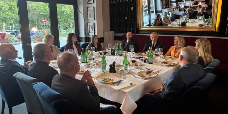 Bislimi pati një darkë pune me ambasadorë të disa prej shteteve aleate dhe mike në Berlin