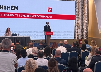 Kurti: Masa e Kushtetueses, absurde dhe e dëmshme për vendin
