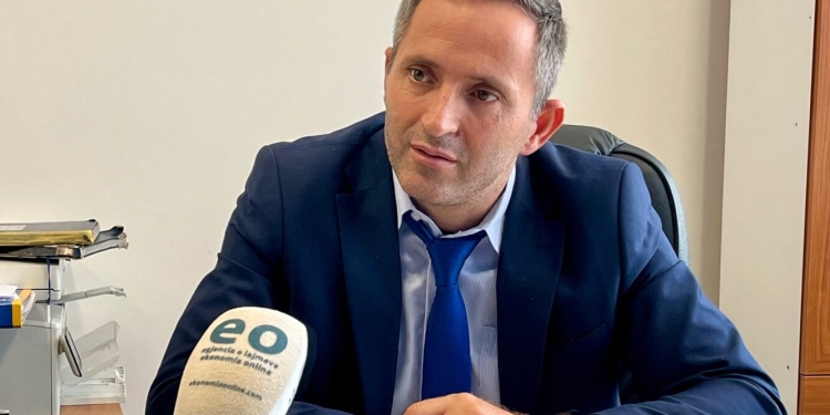Subvencionimi i teksteve shkollore – sfida dhe pritshmëri në shkollat e Prishtinës