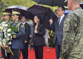 Drejtuesit e institucioneve të Kosovës nderojnë viktimat e sulmeve terroriste të 11 shtatorit